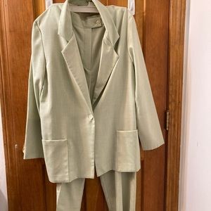 Carole wren women’s suit 2 pc size 10